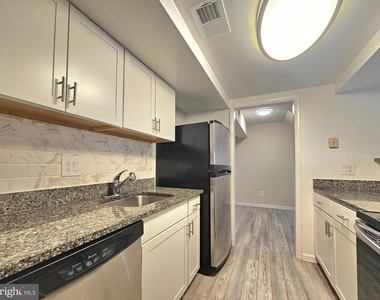 8612 Walutes Circle - Photo Thumbnail 6