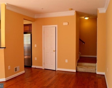 13626 Venturi Lane - Photo Thumbnail 4