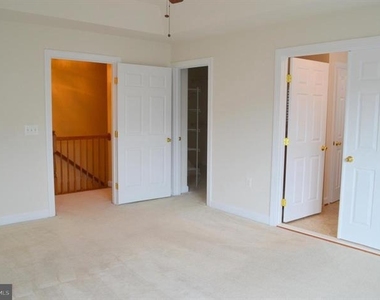 13626 Venturi Lane - Photo Thumbnail 12