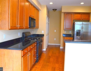 13626 Venturi Lane - Photo Thumbnail 6