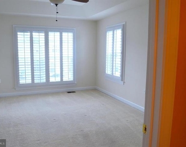 13626 Venturi Lane - Photo Thumbnail 11