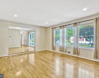 5021 Fleming Drive - Photo Thumbnail 24