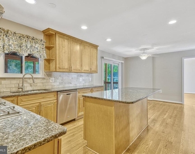 5021 Fleming Drive - Photo Thumbnail 17