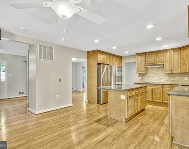 5021 Fleming Drive - Photo Thumbnail 11