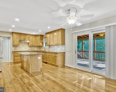 5021 Fleming Drive - Photo Thumbnail 12