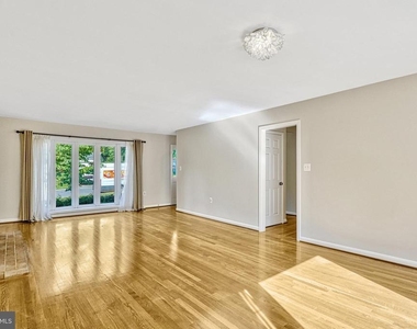 5021 Fleming Drive - Photo Thumbnail 7