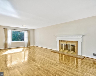 5021 Fleming Drive - Photo Thumbnail 10