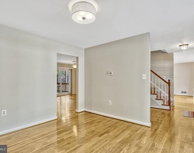 5021 Fleming Drive - Photo Thumbnail 6