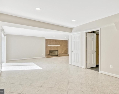 5021 Fleming Drive - Photo Thumbnail 46