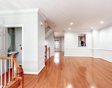 11618 Park Vista Boulevard - Photo Thumbnail 1