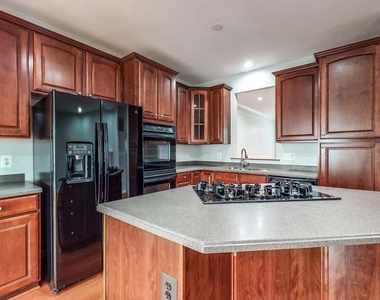 11618 Park Vista Boulevard - Photo Thumbnail 5