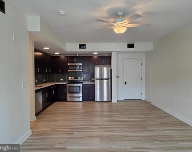 102 Hanover Street - Photo Thumbnail 4