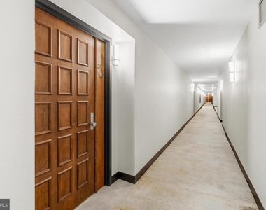 400 Madison Street - Photo Thumbnail 2