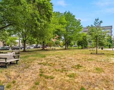 400 Madison Street - Photo Thumbnail 37