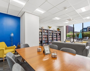 400 Madison Street - Photo Thumbnail 33