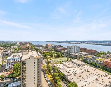 400 Madison Street - Photo Thumbnail 27