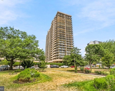 400 Madison Street - Photo Thumbnail 36