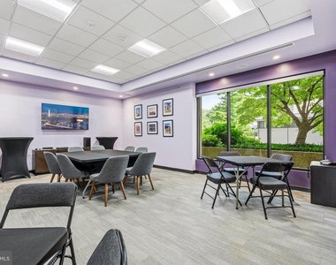 400 Madison Street - Photo Thumbnail 31