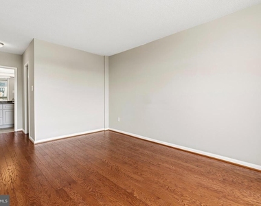 400 Madison Street - Photo Thumbnail 17