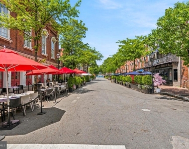 400 Madison Street - Photo Thumbnail 40