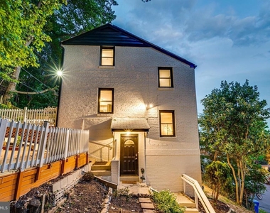 3731 Kemper Road - Photo Thumbnail 7