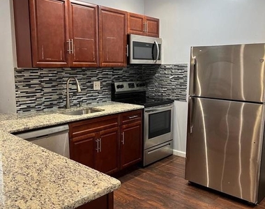 1333 S 49th Street - Photo Thumbnail 4