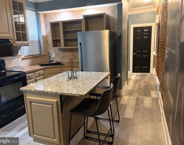 3133 N Front Street - Photo Thumbnail 8
