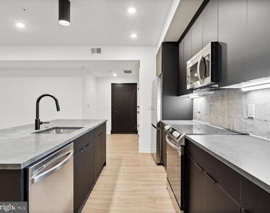 500 N 13th Street - Photo Thumbnail 1