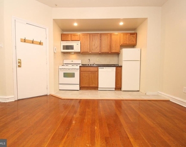 318 S 15th Street - Photo Thumbnail 1