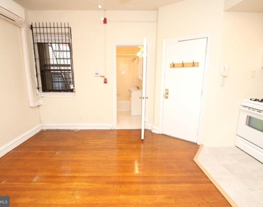 318 S 15th Street - Photo Thumbnail 2