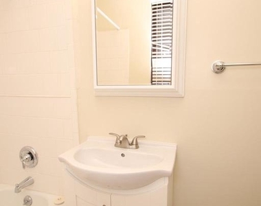 318 S 15th Street - Photo Thumbnail 4