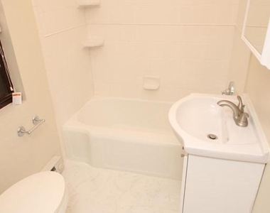 318 S 15th Street - Photo Thumbnail 3