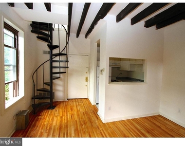 415 S 11th Street - Photo Thumbnail 4