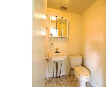 415 S 11th Street - Photo Thumbnail 12