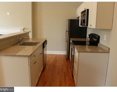 408 S 9th Street - Photo Thumbnail 8