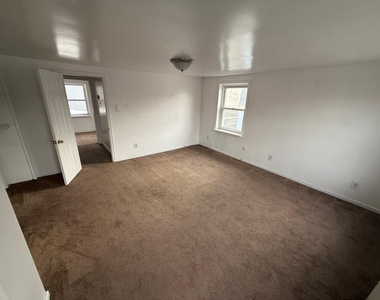 600 E Girard Avenue - Photo Thumbnail 12