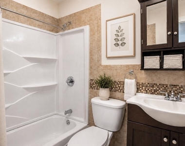 4128 Chester Avenue - Photo Thumbnail 12
