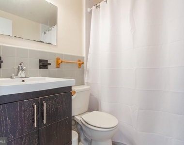 2101 Chestnut Street - Photo Thumbnail 11