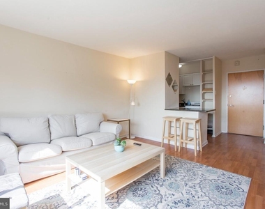 2101 Chestnut Street - Photo Thumbnail 4