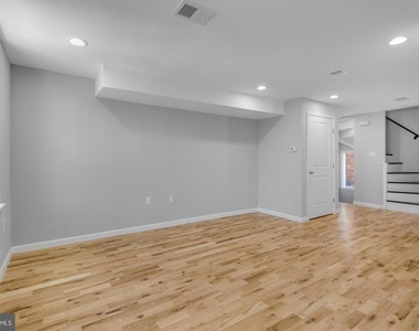 410 Diamond Street - Photo Thumbnail 5