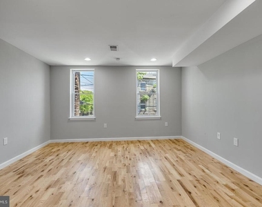 410 Diamond Street - Photo Thumbnail 2