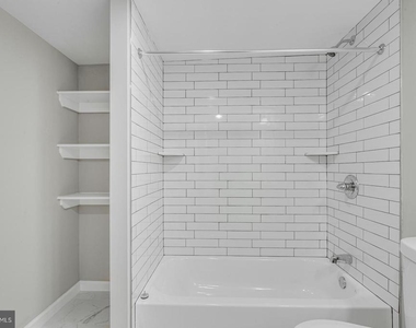 410 Diamond Street - Photo Thumbnail 7
