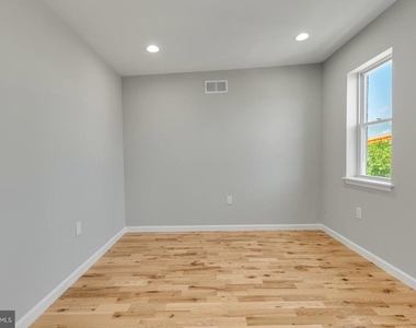 410 Diamond Street - Photo Thumbnail 12