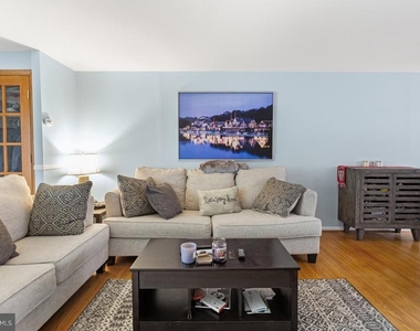 5432 Vicaris Street - Photo Thumbnail 3