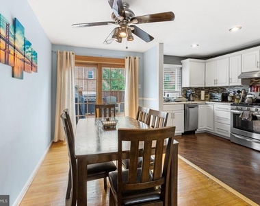 5432 Vicaris Street - Photo Thumbnail 11