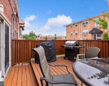 5432 Vicaris Street - Photo Thumbnail 8