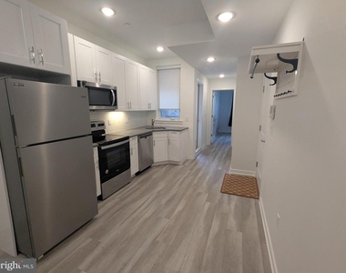 1524 Ridge Avenue - Photo Thumbnail 2