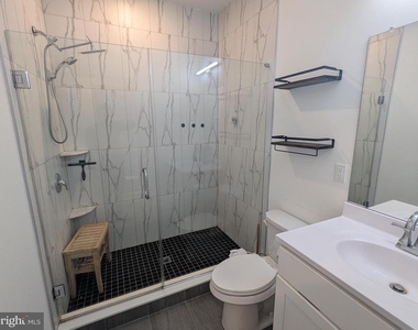 1524 Ridge Avenue - Photo Thumbnail 8