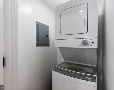 1223 Spruce Street - Photo Thumbnail 9