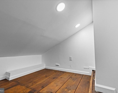 1223 Spruce Street - Photo Thumbnail 5